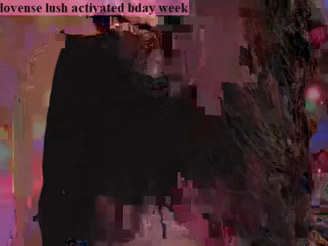 Live sex webcam photo for PARADISEQEEN #254369490