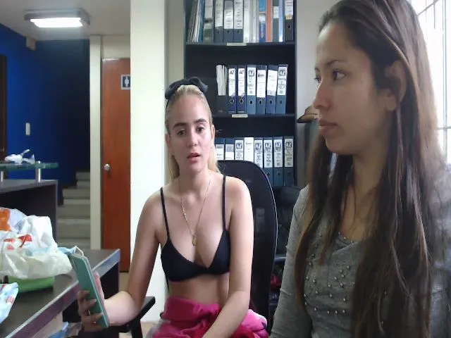Live sex webcam photo for LauraMarlyn #260689405