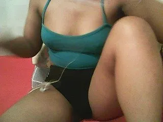 Live sex webcam photo for Roniquelah #240675882