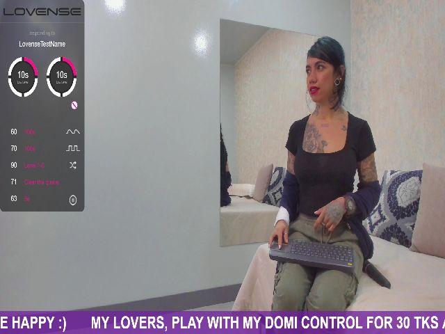 Live sex webcam photo for VioletaRoux #253304776