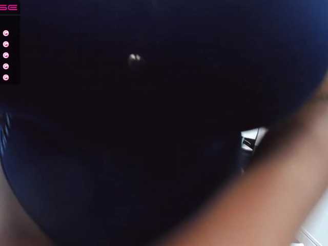 Live sex webcam photo for GracieSmall #241374624