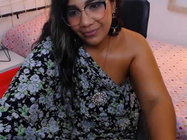 Live sex webcam photo for IndianMama #240966935