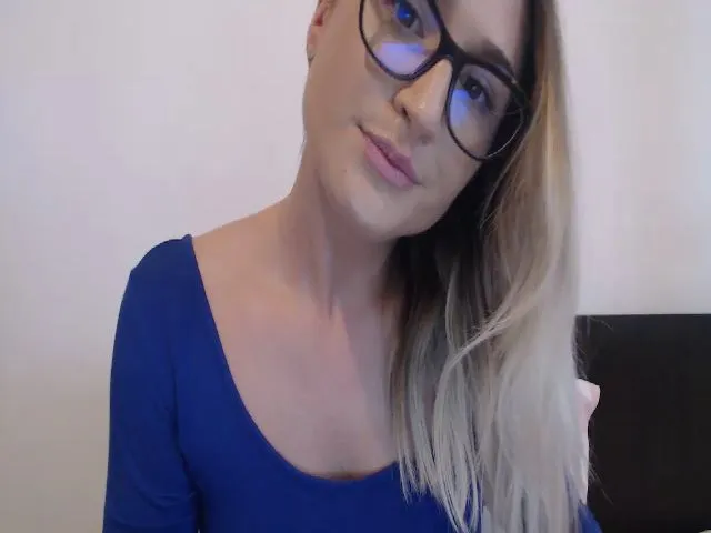 Live sex webcam photo for evellines91 #263681827