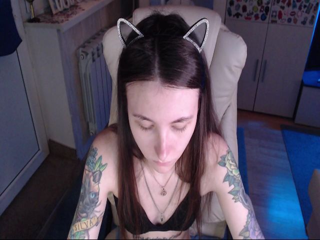 Live sex webcam photo for KeyshaLush #257496055