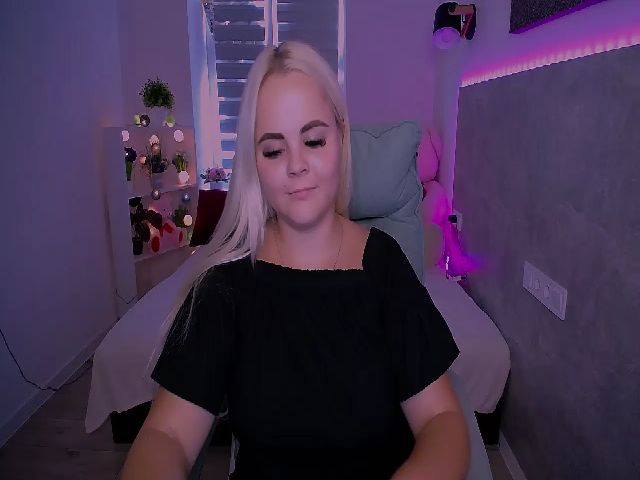 Live sex webcam photo for Jenni__fer #262469729