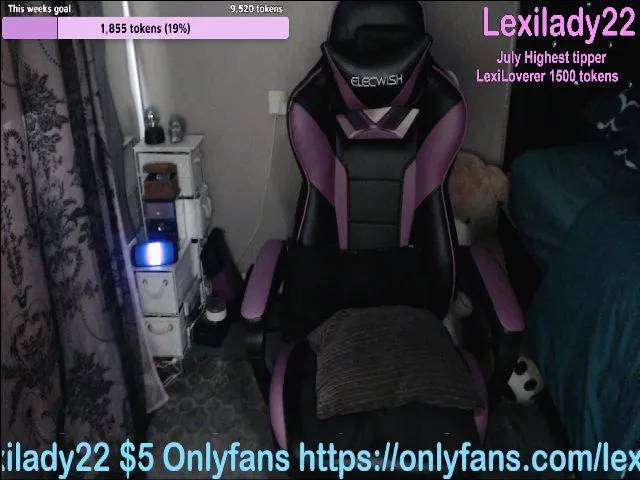 Live sex webcam photo for Lexilady22 #256269203