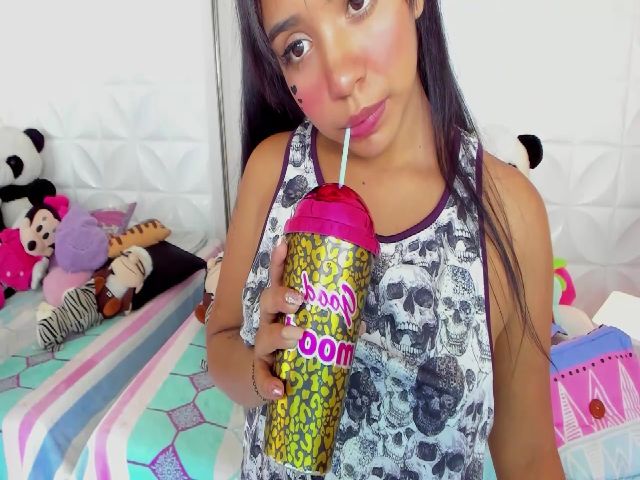 Live sex webcam photo for KateMoore3 #264504884