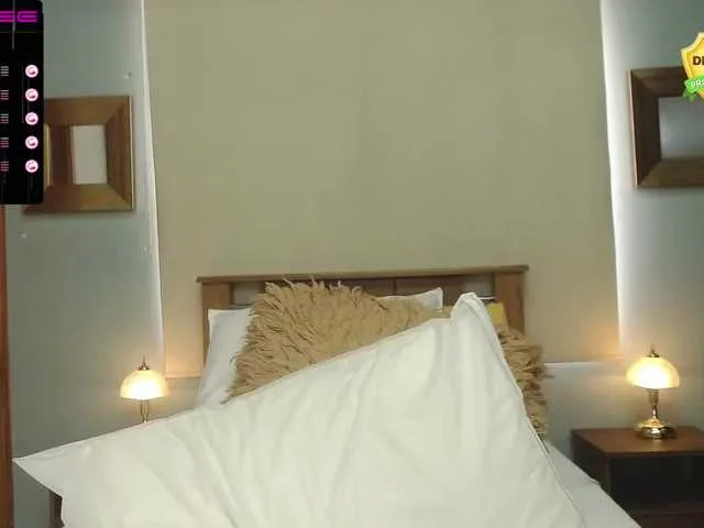 Live sex webcam photo for sarah-gomez #245148560