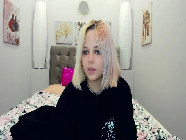 Live sex webcam photo for Helokit #262019610