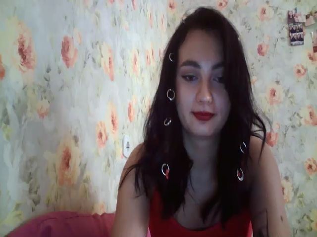 Live sex webcam photo for lolly_hollyy #261300019