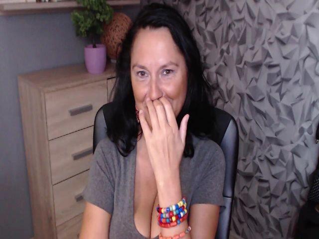 Live sex webcam photo for DESIREellen #261173822