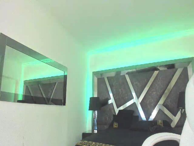 Live sex webcam photo for Marnie_Jones #261173333