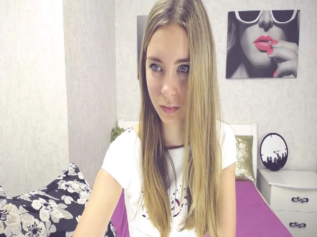 Live sex webcam photo for RossandaShy #256180005