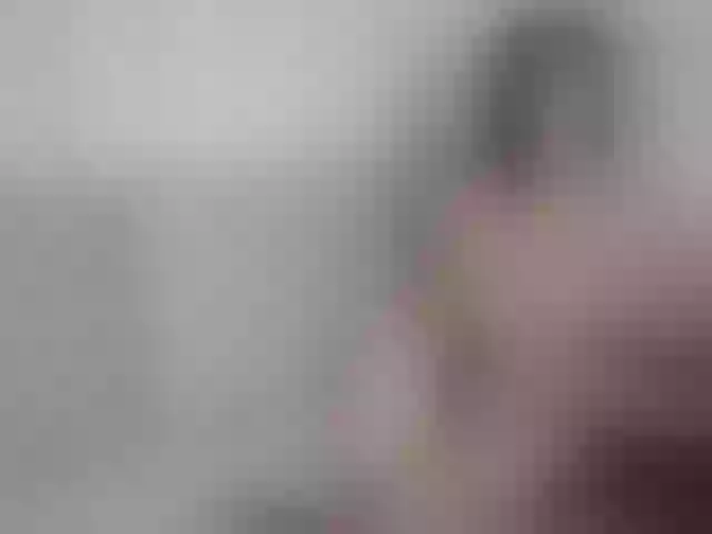 Live sex webcam photo for YourLia #258441230