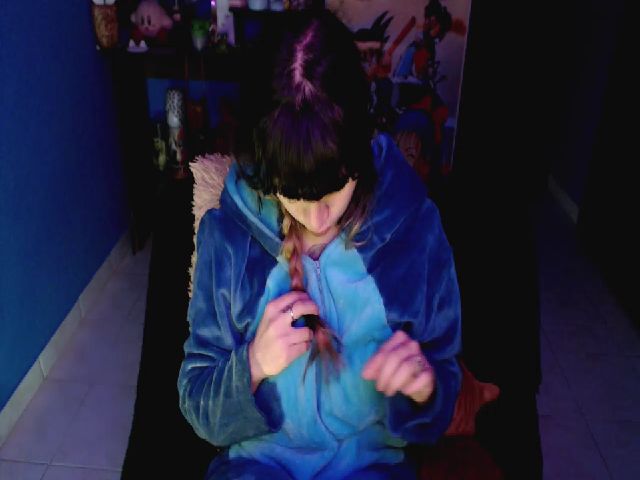 Live sex webcam photo for umaru_michae #255003312