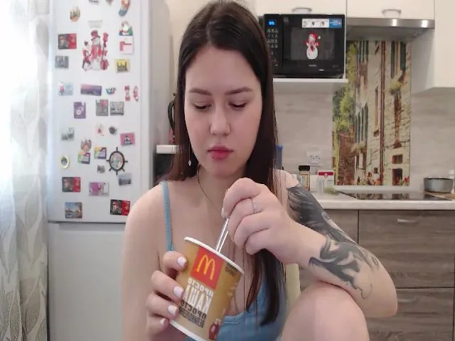 Live sex webcam photo for WonderXGirlXX #252441122