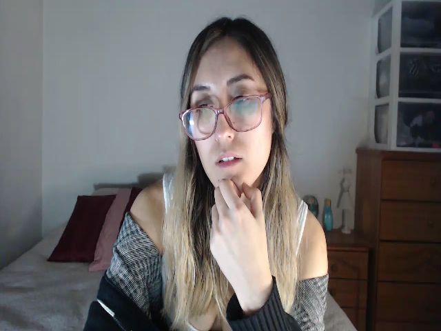 Live sex webcam photo for Ninimoon #260572811