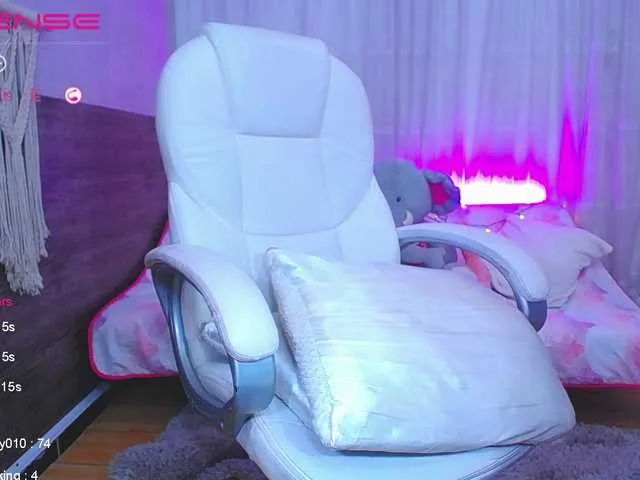 Live sex webcam photo for Aria-brown #241073366