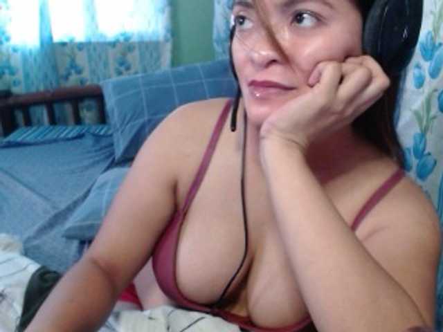 Live sex webcam photo for Angelabalboa #241410753