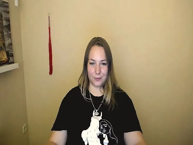 Live sex webcam photo for StellaJ_ #258359721