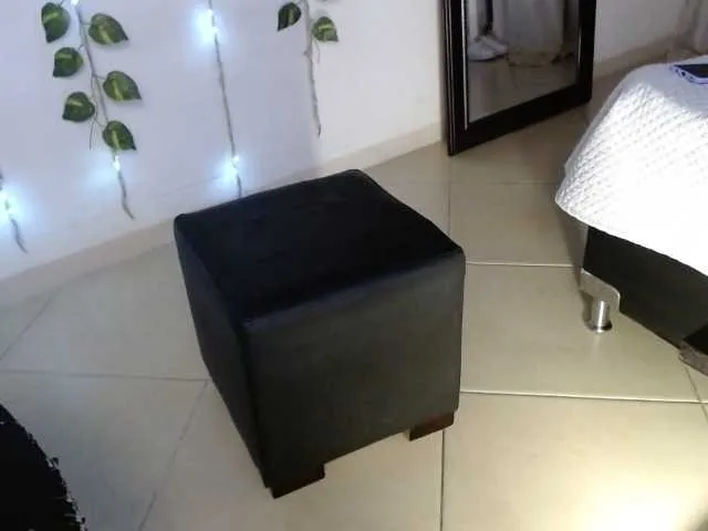 Live sex webcam photo for angeldarks #242213998