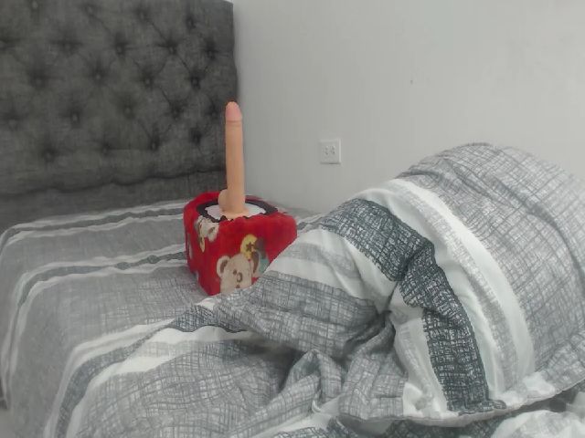 Live sex webcam photo for Andrea_greey #254003694