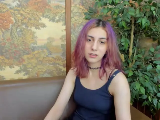 Live sex webcam photo for SarahBanks #254597802