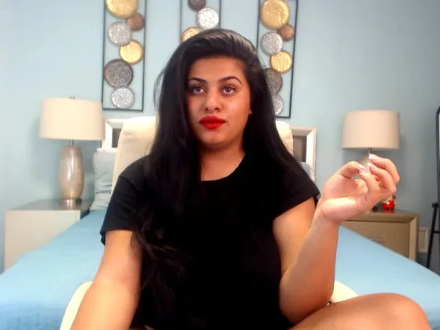 Live sex webcam photo for HeidiCutie #255548788