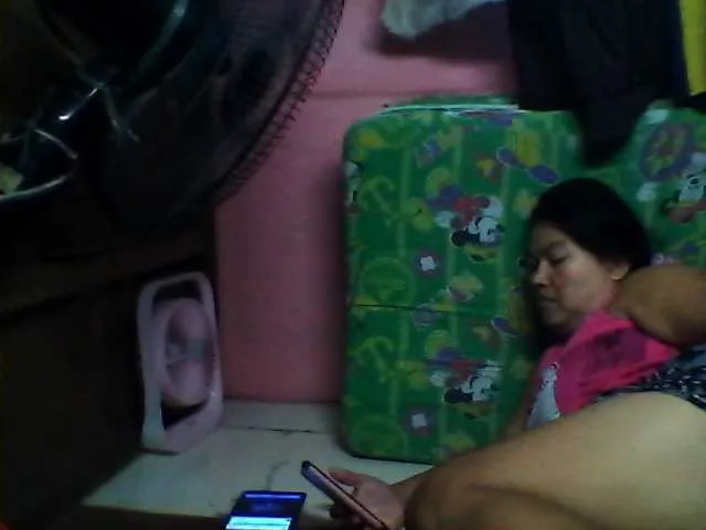 Live sex webcam photo for princess4uxx #261898767