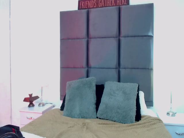 Live sex webcam photo for Victoria_Coll #257947060