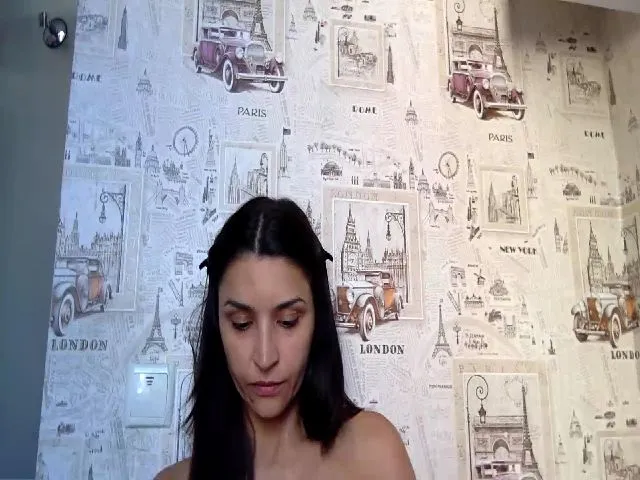 Live sex webcam photo for JolyBoss #257432659
