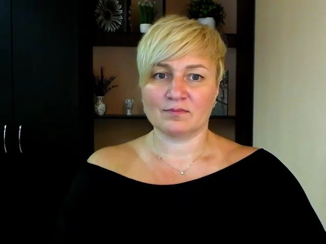 Live sex webcam photo for KailyMey #255393476