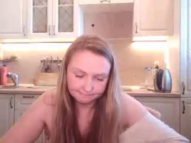 Live sex webcam photo for JaneGrey111 #258535683