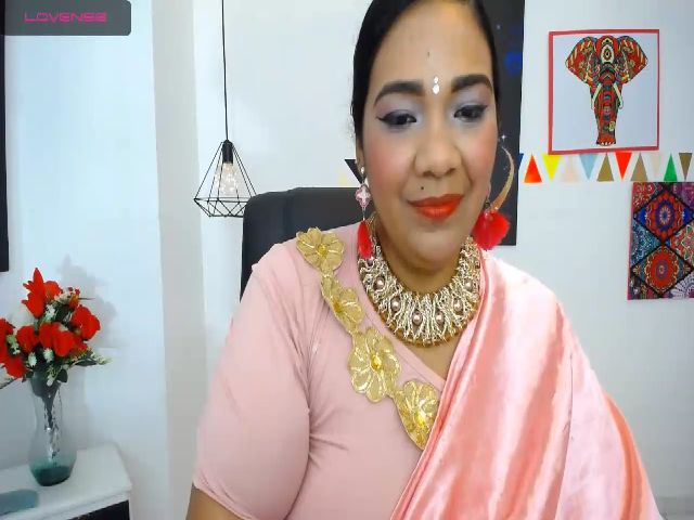 Live sex webcam photo for IndianMama #263733089