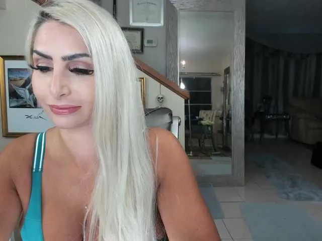 Live sex webcam photo for adrianna_fox #287953009