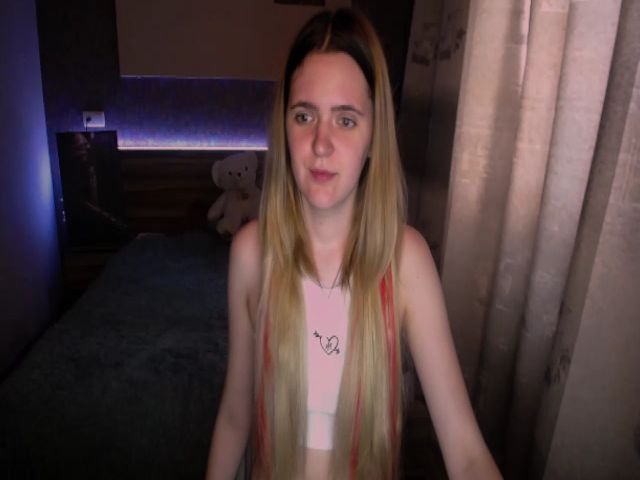 Live sex webcam photo for Ella_Hudson #252744274