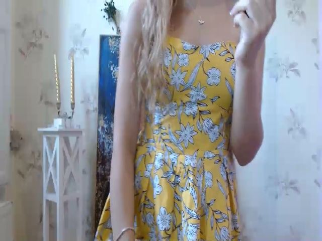 Live sex webcam photo for your_lina18_ #257560151