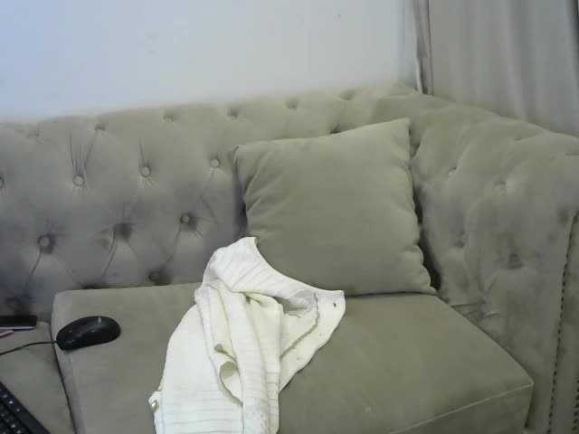 Live sex webcam photo for DEW-SWEET #240952566