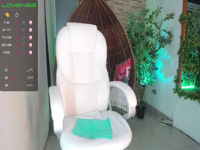 Live sex webcam photo for AiriKim #261073993