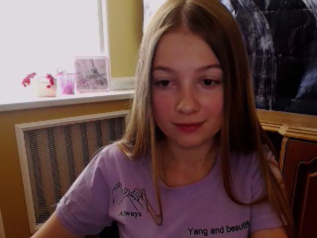 Live sex webcam photo for EmiStern #265432984