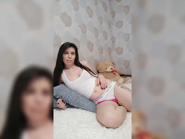 Live sex webcam photo for HotyWinter84 #241364325