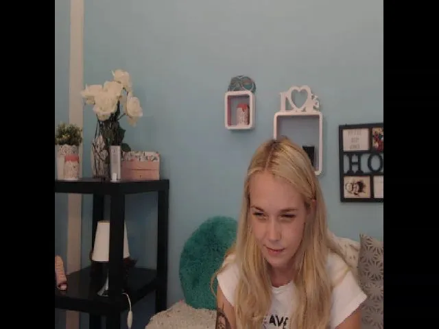 Live sex webcam photo for HappyAnna #258527752