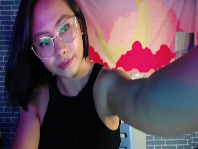 Live sex webcam photo for GoddessShaiya #258500976