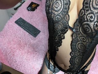 Live sex webcam photo for Prettyhoney19 #251885263