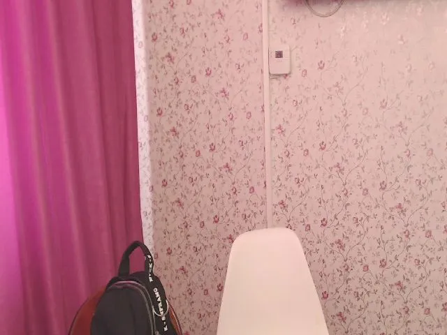 Live sex webcam photo for Arianaskysexx #258505249