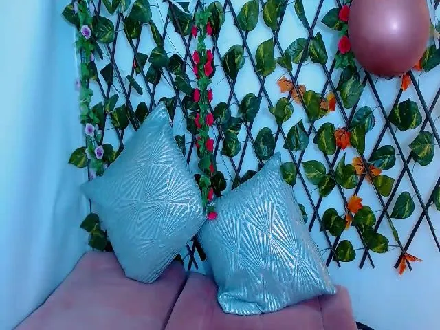 Live sex webcam photo for Hanna_becker #258223957