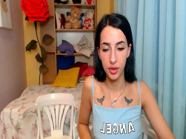 Live sex webcam photo for BruttieHot__ #257663343
