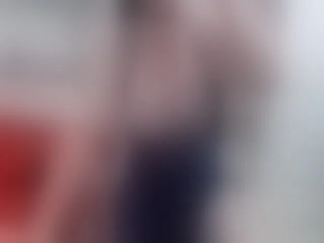 Live sex webcam photo for JullieMilf #253700336