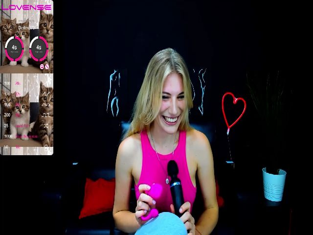 Live sex webcam photo for LiliManchest #262254585