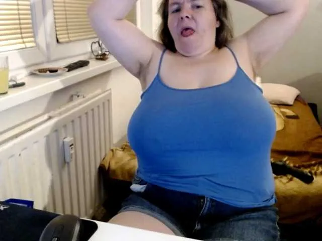 Live sex webcam photo for Bessy123 #241217270